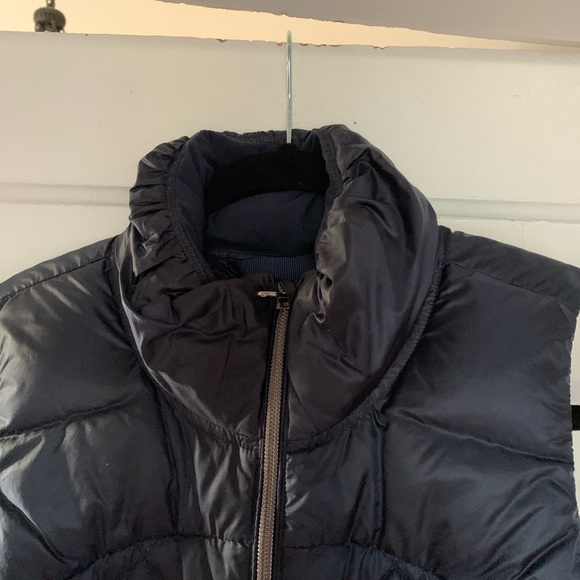 Lululemon Down Running Vest 6 - Picture 12 of 15